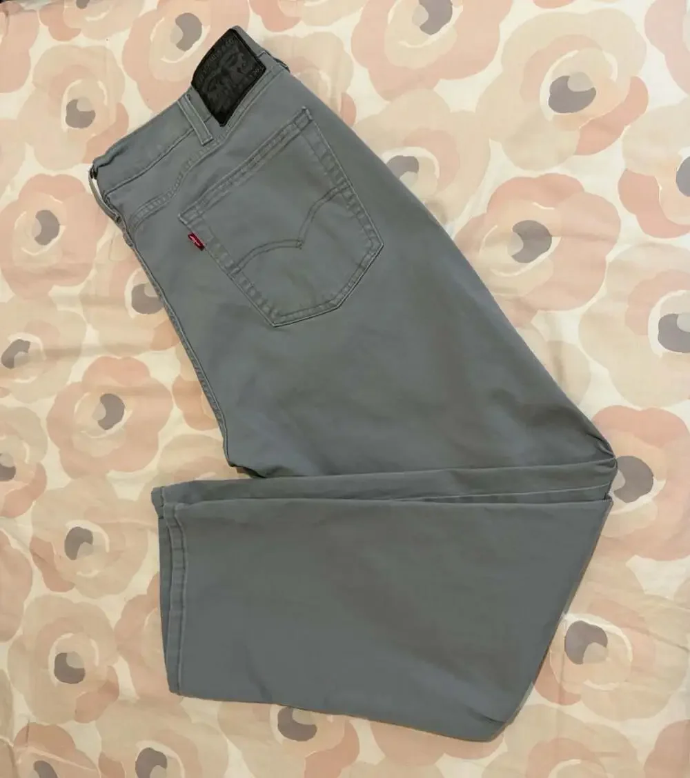 Levi's Men's 514 Straight Fit Pants, Grey, Size W38 L30